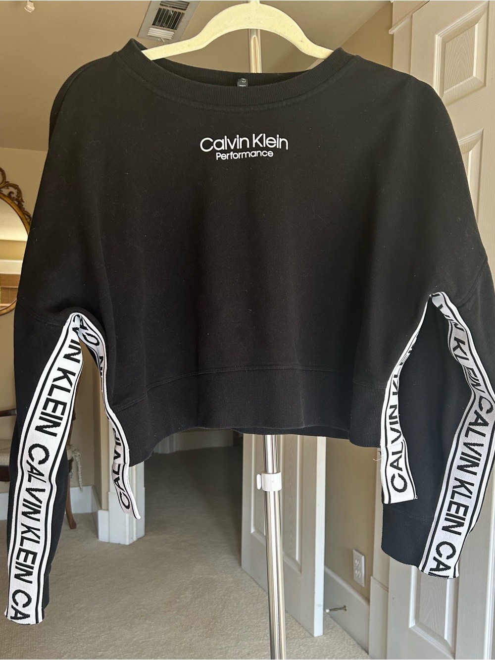 Women’s Calvin Klein Performance Black Cropped Sweatshirt with Branded Sleeve XL